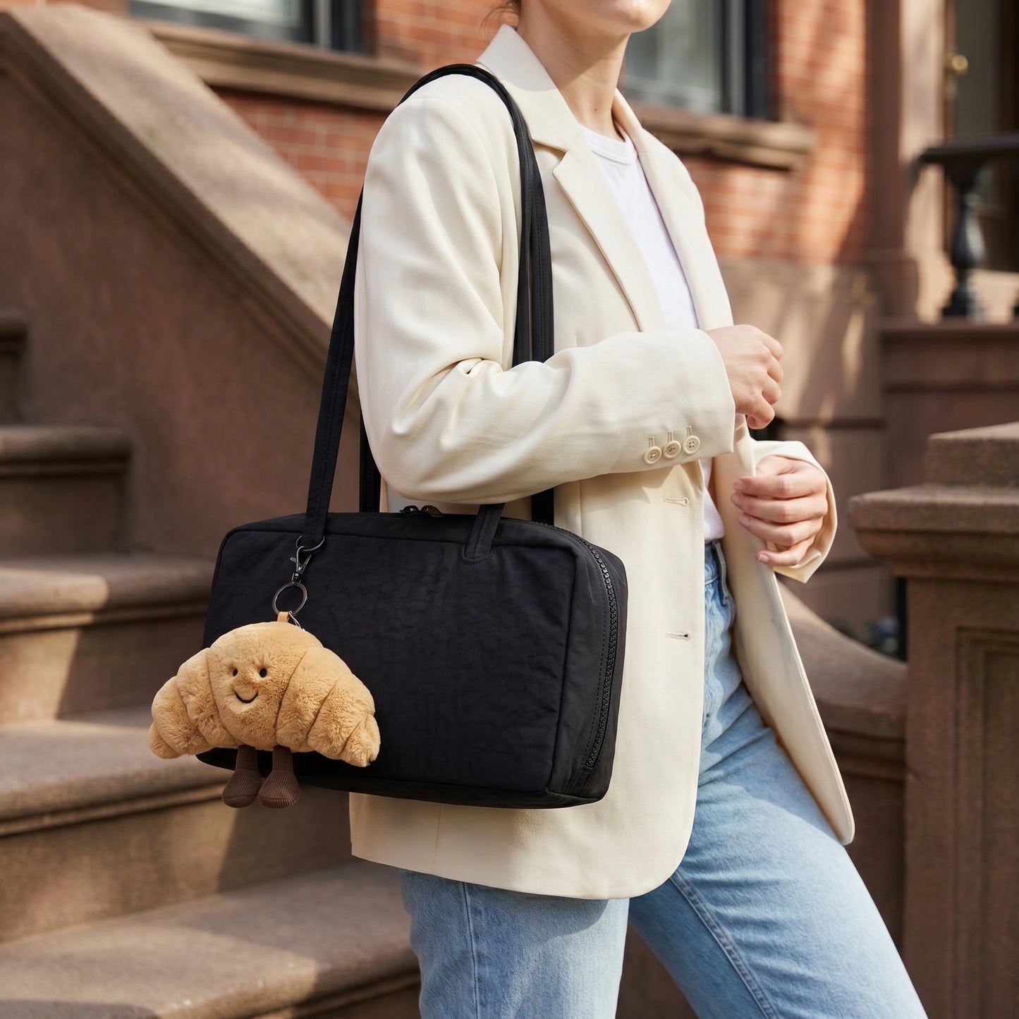 Bowly — The Roomiest Bowler Bag