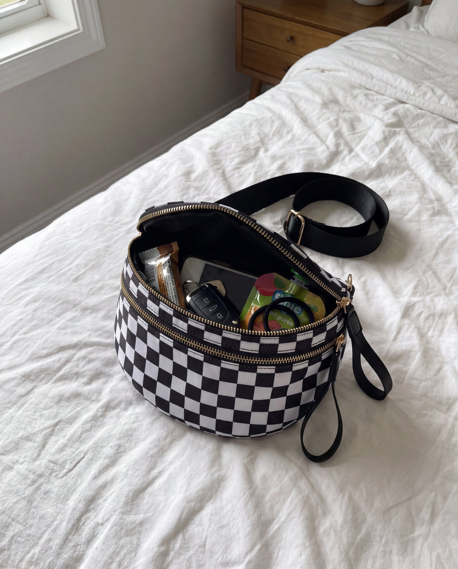 Four Pockets, Both Zippers on Top — Nothing Falls Out